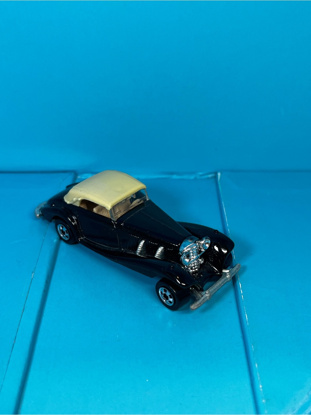 Mattel - Hot Wheels - Black Mercedes-Benz 540K Die-cast Car 1982